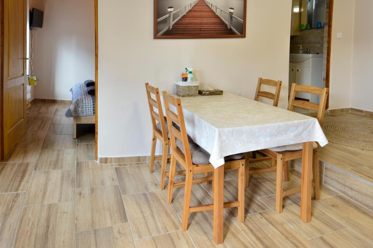 Demetrovics Udvarhaz Eger Buitenkant foto